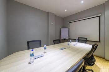 Treebo Golden Pearl Koramangala Otel Bangalore Dış mekan fotoğraf