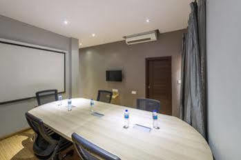 Treebo Golden Pearl Koramangala Otel Bangalore Dış mekan fotoğraf