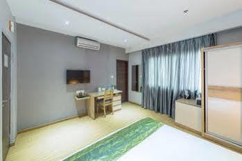 Treebo Golden Pearl Koramangala Otel Bangalore Dış mekan fotoğraf